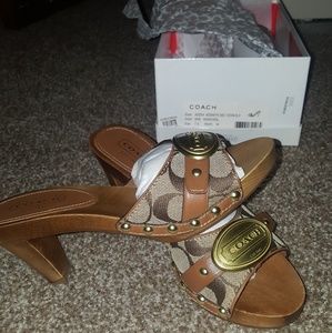 Coach heels, brown size 7